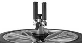 Center-Post Wheel Clamp 